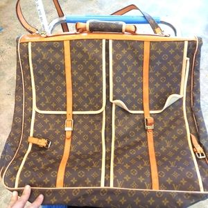 LOUIS VUITTON GARMENT HANGING TRAVEL BAG